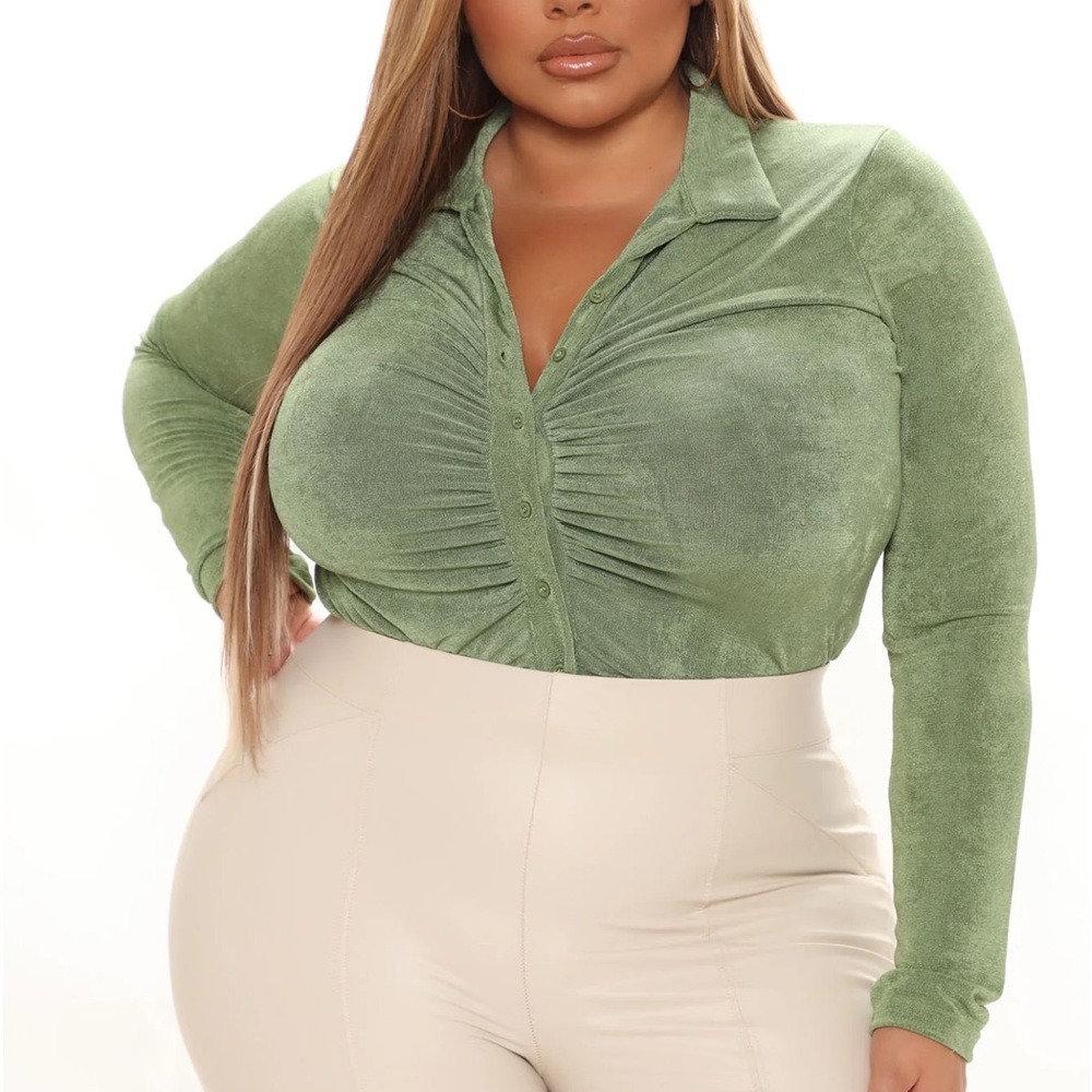 Fashion Nova Ruched Top size 2X
